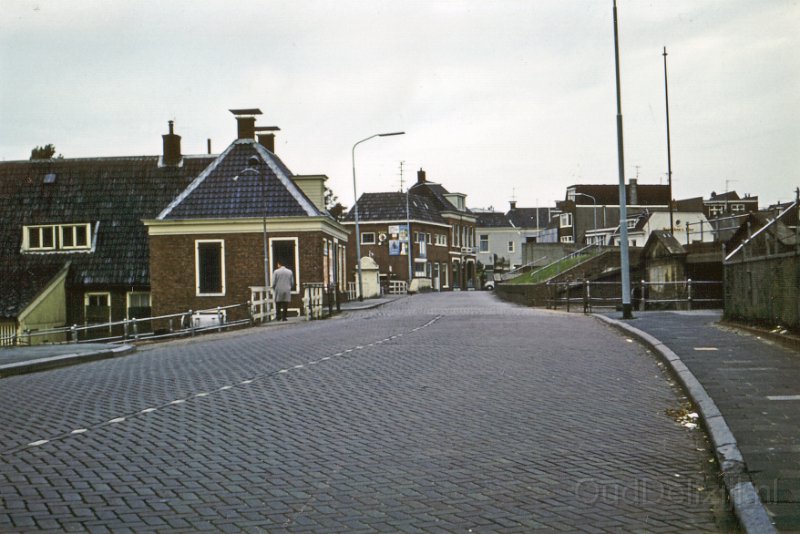 Nieuweweg de van Buren sluisjes richting Oude Schans.jpg